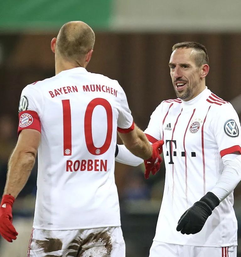 今晨西汉姆调整名单以备法国杯,队长鼓劲环节打磨,气氛紧张,团队化学反应显著的简单介绍 今晨西汉姆调整名单以备法国杯,队长鼓劲环节打磨,气氛紧张,团队化学反应显著的简单介绍