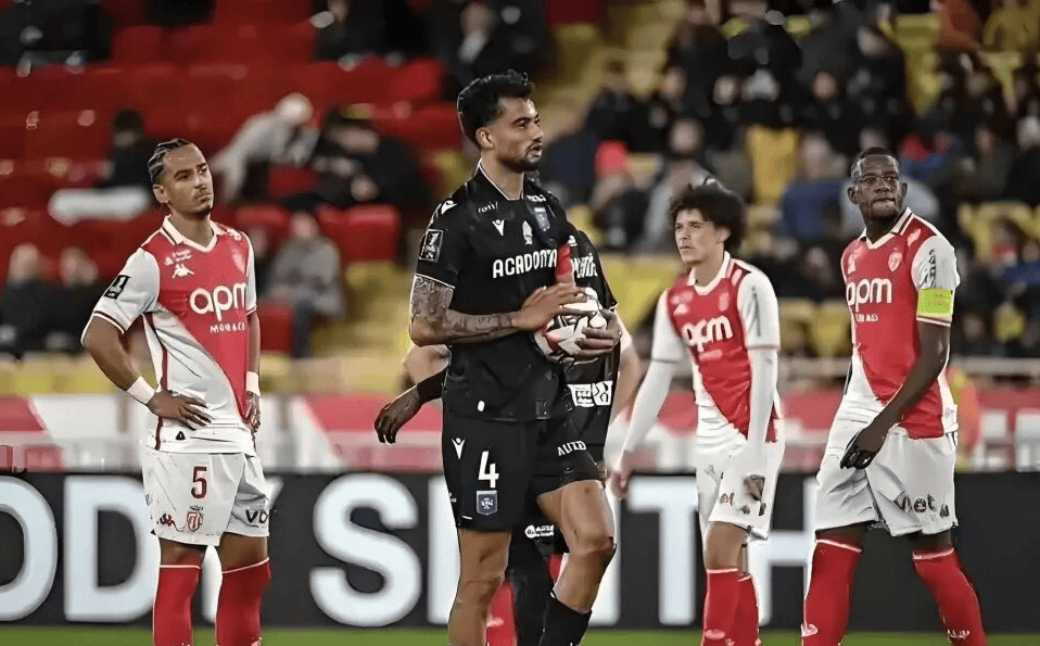 包含奥兰多魔术内部会议纪要流出：转会期防线松动，法国杯使命明确，临场指挥获称赞的词条