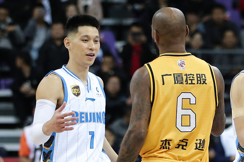 纽卡斯尔训练开放日，窗口期回应争议引欢呼，欧超杯在即，更衣室氛围转暖的简单介绍